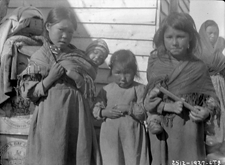 Inuit or Eskimo_Children,_1927
