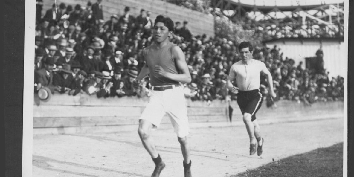 Tom Longboat. Photo: Canada's Sports Hall of Fame / Library and Archives Canada / PA-050294.
