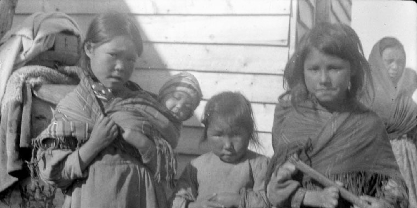 Inuit children, 1927.