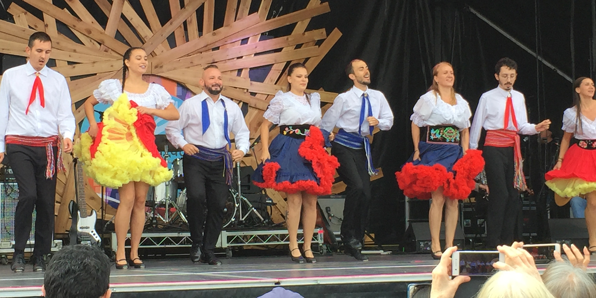 Métis dancers