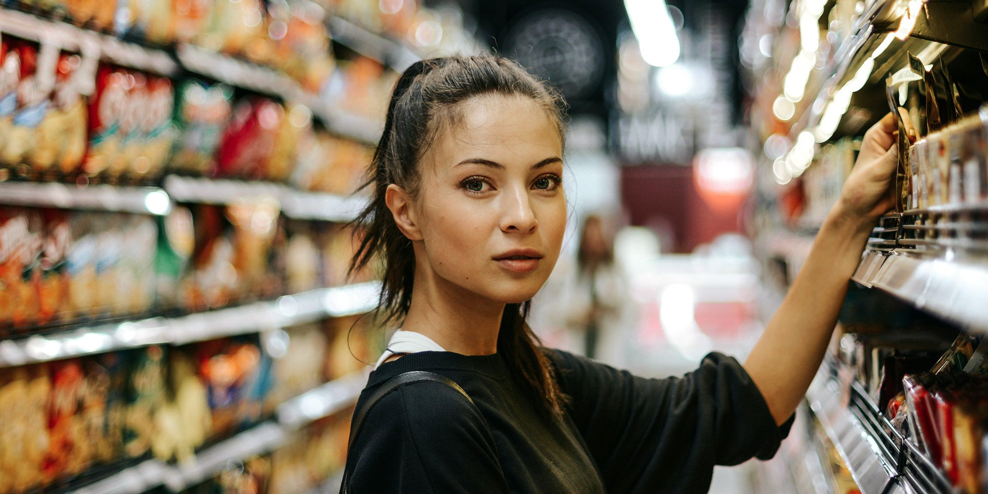 woman grocery shopping